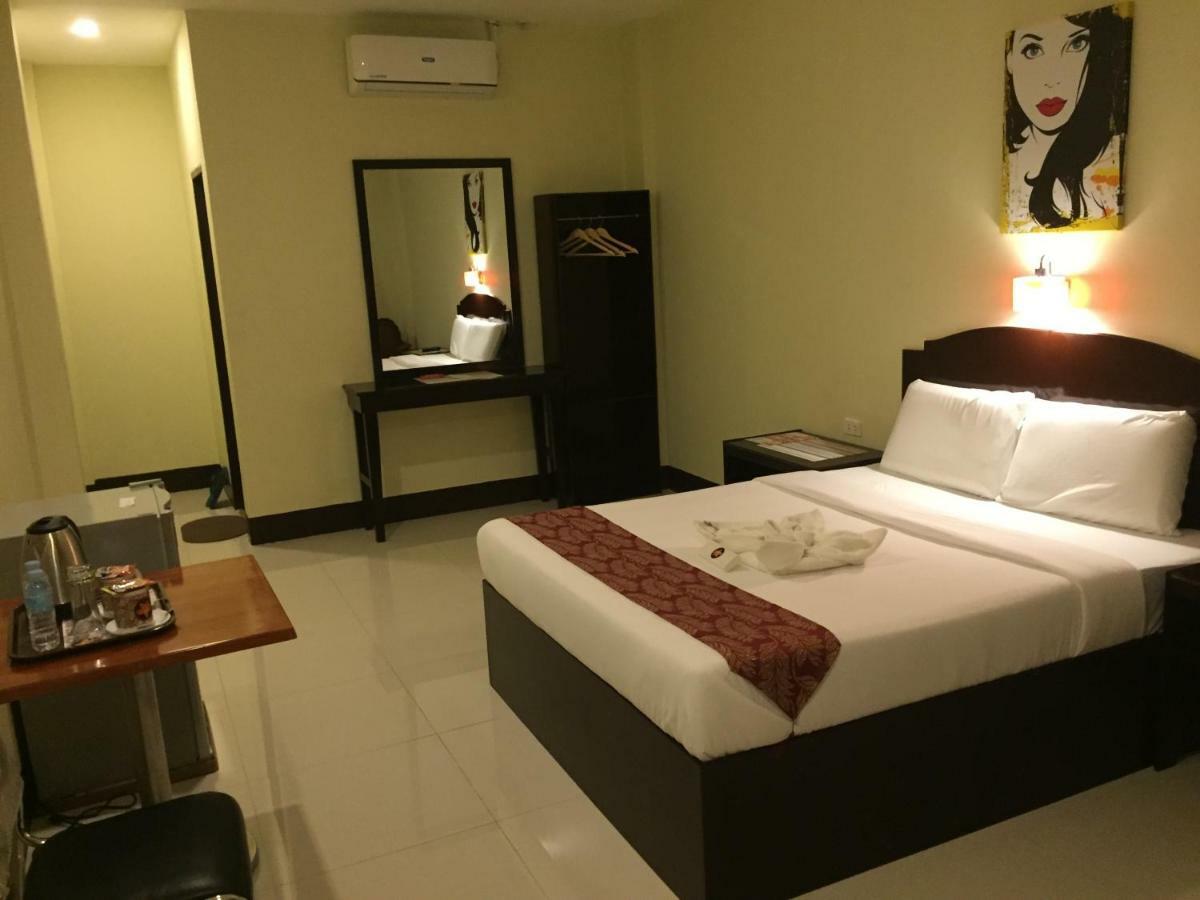 Hollywood Suites General Santos City Exterior photo