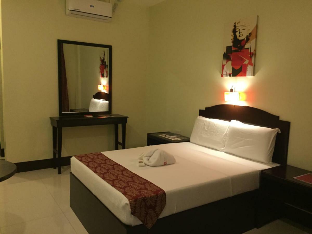 Hollywood Suites General Santos City Exterior photo