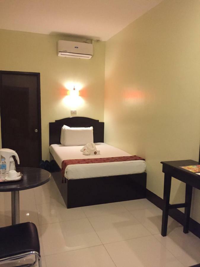 Hollywood Suites General Santos City Exterior photo