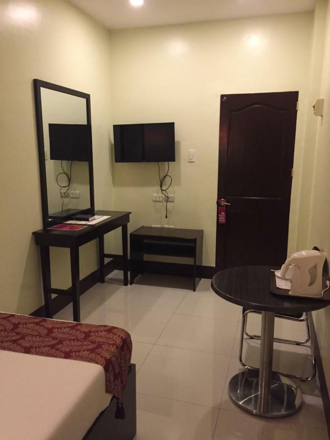 Hollywood Suites General Santos City Exterior photo