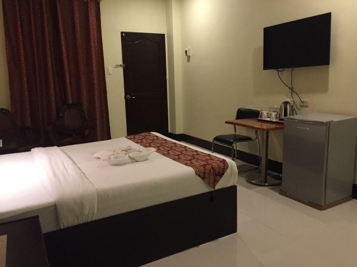 Hollywood Suites General Santos City Exterior photo